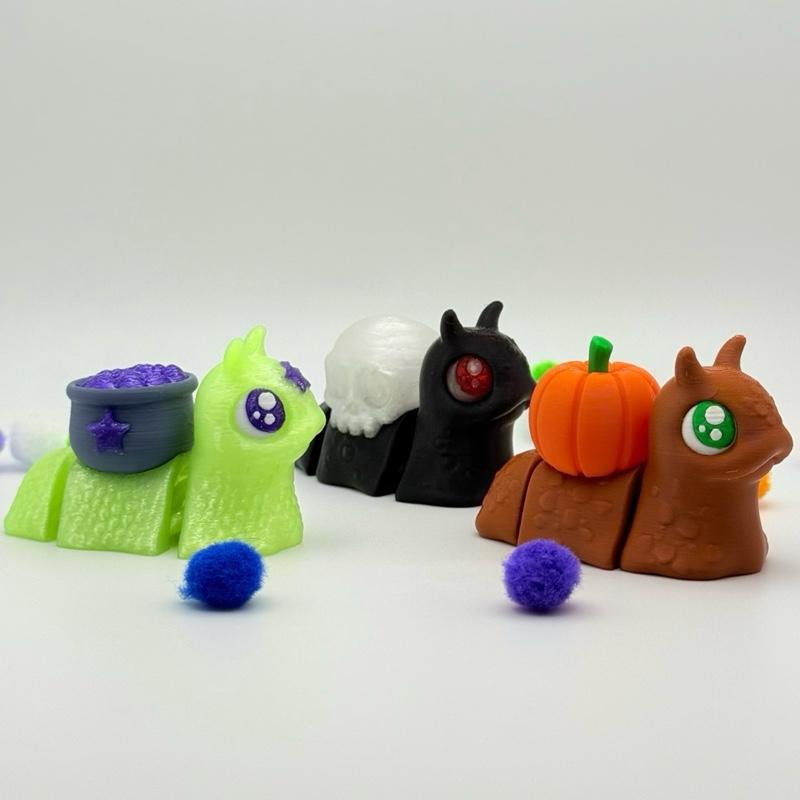 Spooky Snails | 3D Printed | Articulated Collectible for Desk Decoration Halloween